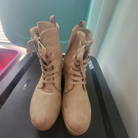 Size 9.5 Chinese Laundry tan suede texture platform combat boots - Picture 2 of 9